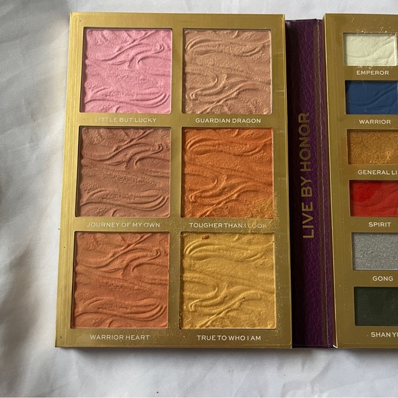 Revolution Beauty Disney Princess Mulan Palette - Picture 4 of 5
